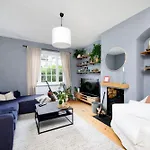 Charming 2Br House With Amazing Garden