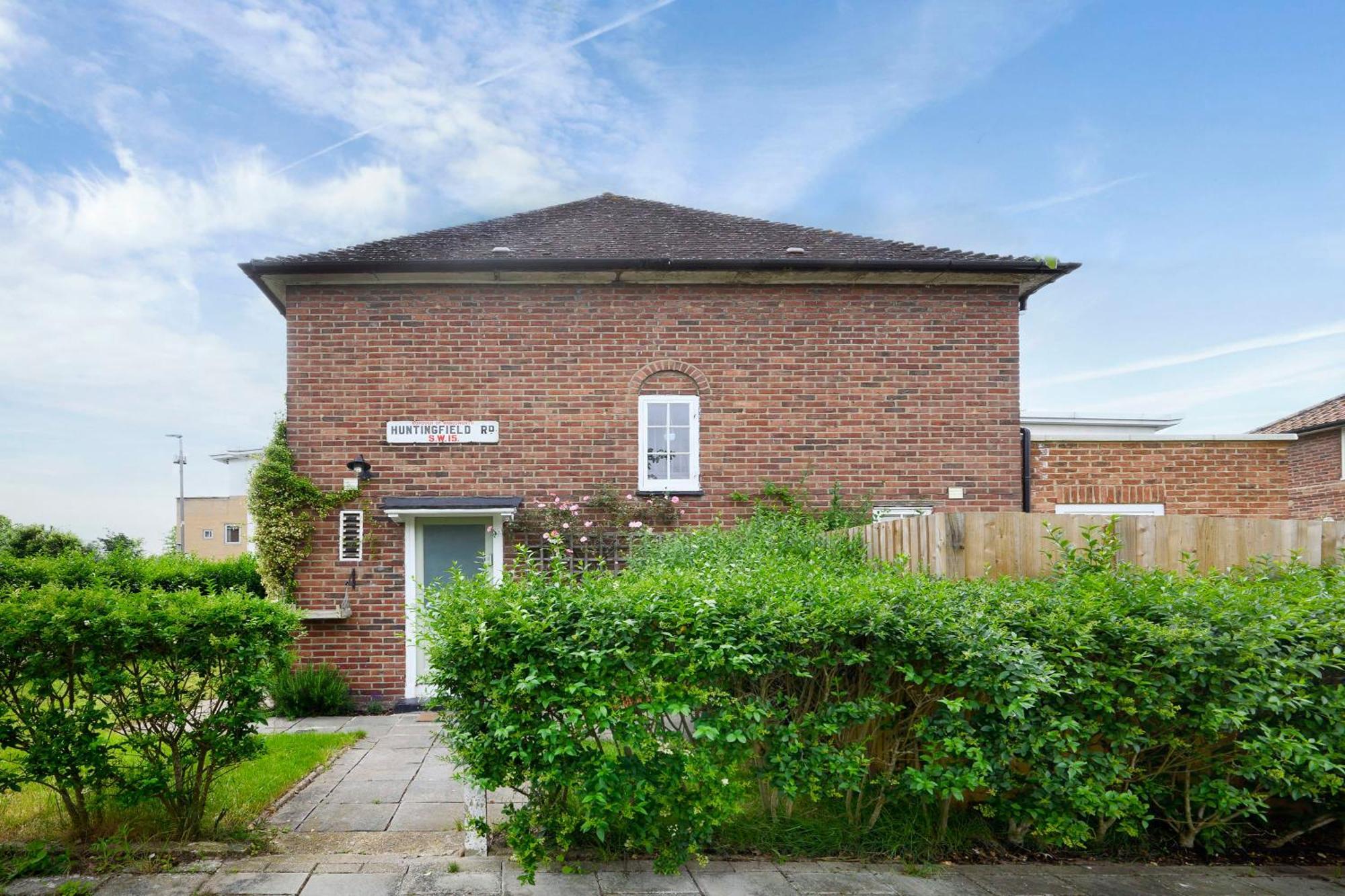 Holiday home Charming 2br House With Amazing Garden London