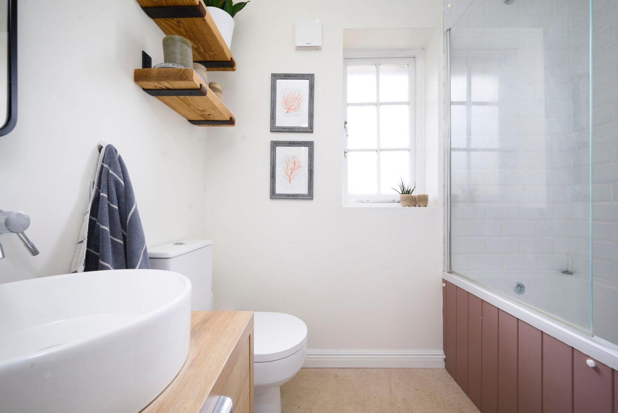 Charming 2br House With Amazing Garden