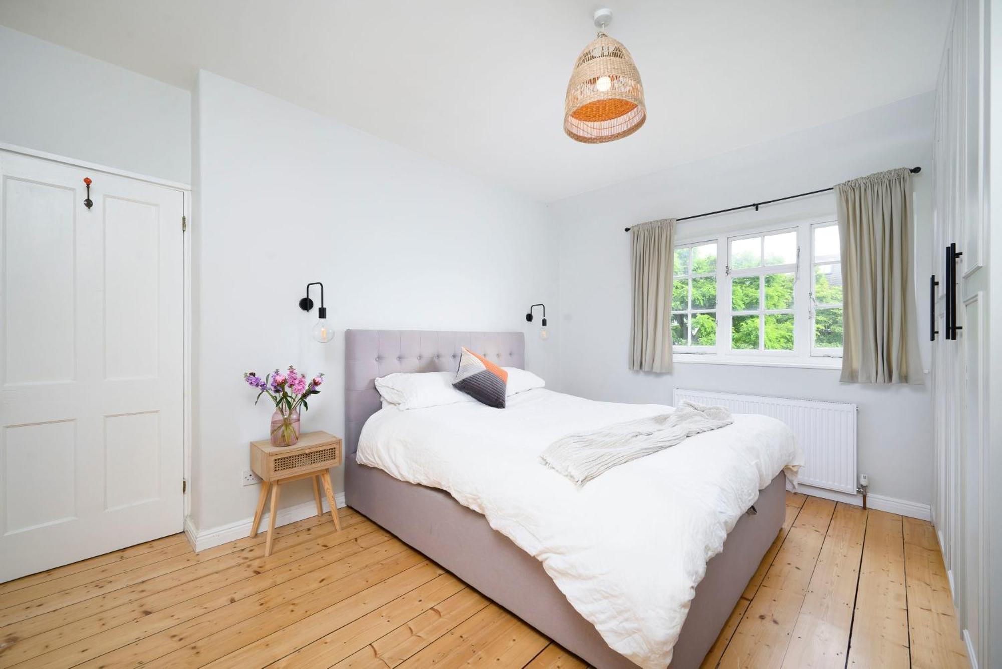 Charming 2br House With Amazing Garden London